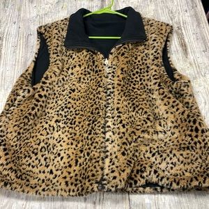Isabella's Journey Sz l-xl Leopard Print Faux Fur Vest